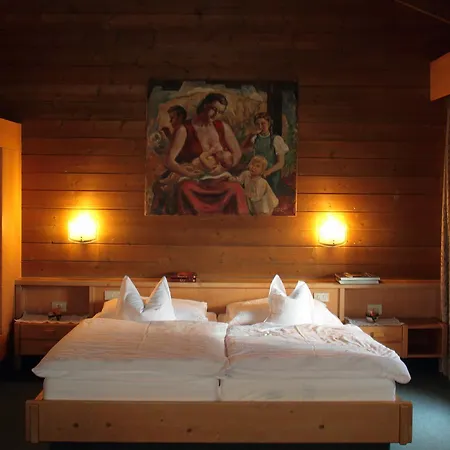 Aparthotel Almdiele Lutago